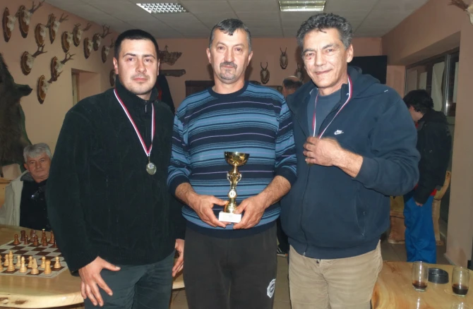Dragan Rajak (2. mesto), pobednik Živko Petrović i Lazar Babić (3. mesto)