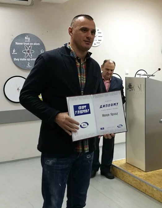Priznanje za doprinos razvoju fudbalskog sporta u Podrinju za 2016. pripalo Ivici Kralju