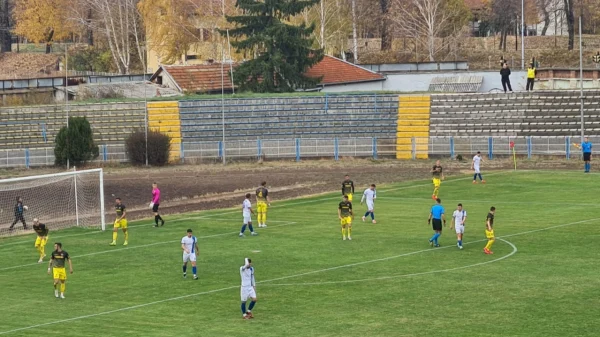 Mnogo čudno fudbalsko popodne, jedan šut - tri boda!, Srpska liga Istok